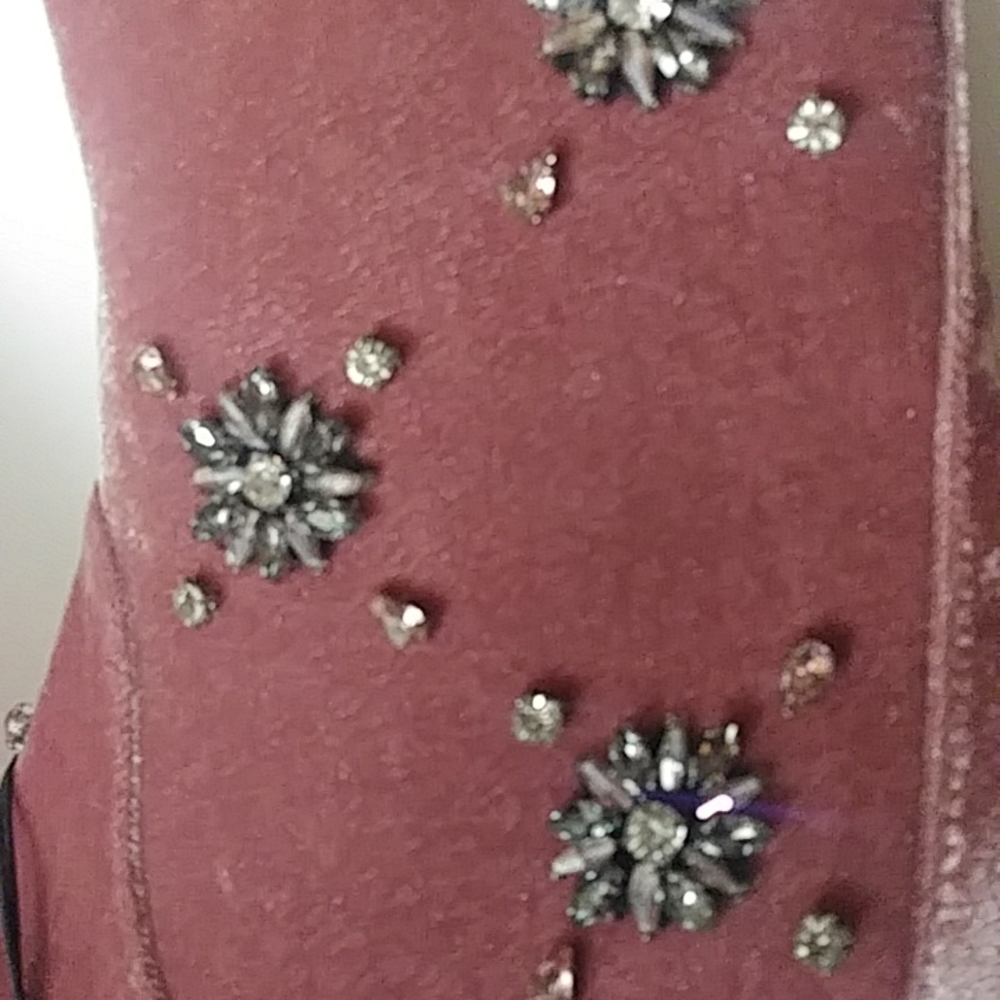Who What Wear Pink ALESSIA EMBELLISHED VELVET ANKLE BOOT w/ Block Heel NIB - Picture 3 of 9